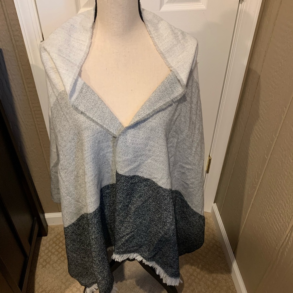 Justfab wrap - Picture 2 of 3